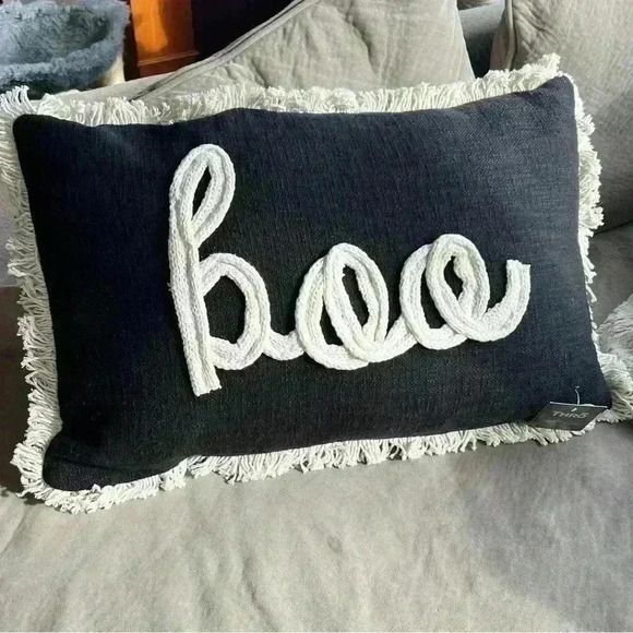 NEW Gorgeous BOO Embroidered Textured Yarn Accent Throw Pillow with fringe - Picture 6 of 9